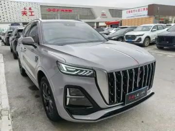 2023 Hongqi HS5 с пробегом 16 000 км