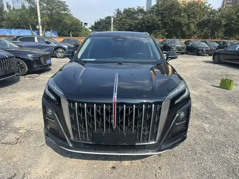 2024 Hongqi HS3 с пробегом 8 300 км