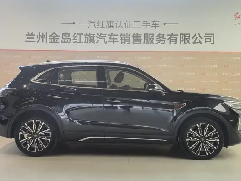 2025 Hongqi HS5 с пробегом 17 100 км