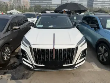 2024 Hongqi HS3 с пробегом 15 000 км