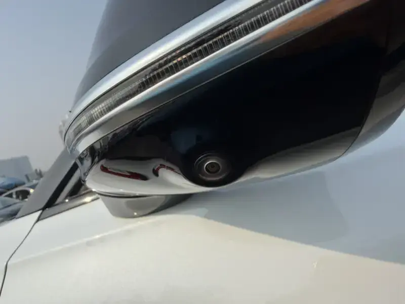 2024 Hongqi HS3 с пробегом 15 000 км