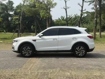 2022 Hongqi HS5 с пробегом 40 000 км