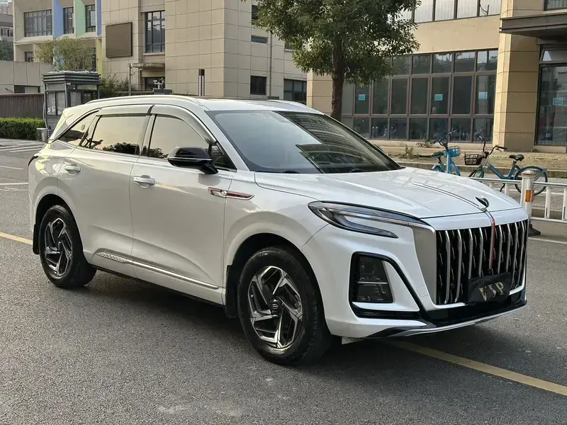 2024 Hongqi HS3 с пробегом 35 000 км