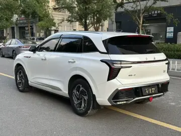 2024 Hongqi HS3 с пробегом 35 000 км