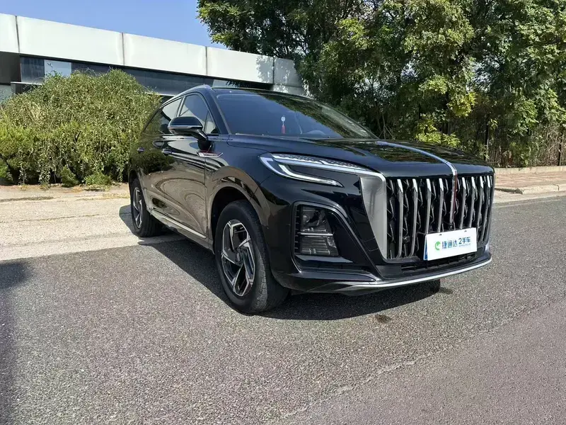 2024 Hongqi HS3 с пробегом 19 000 км