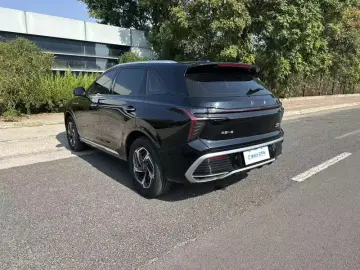 2024 Hongqi HS3 с пробегом 19 000 км
