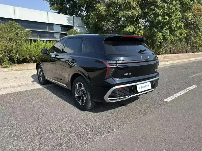 2024 Hongqi HS3 с пробегом 19 000 км