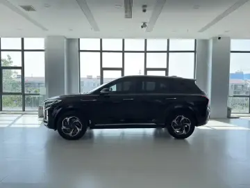 2023 Hongqi HS3 с пробегом 29 200 км