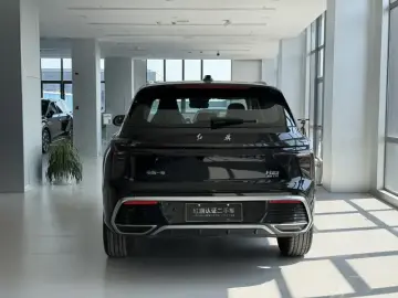 2023 Hongqi HS3 с пробегом 29 200 км