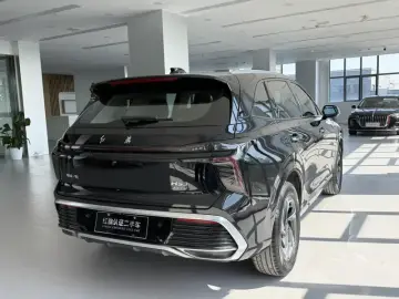 2023 Hongqi HS3 с пробегом 29 200 км