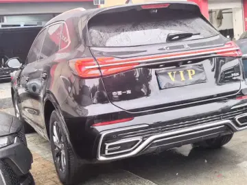 2023 Hongqi HS5 с пробегом 40 000 км