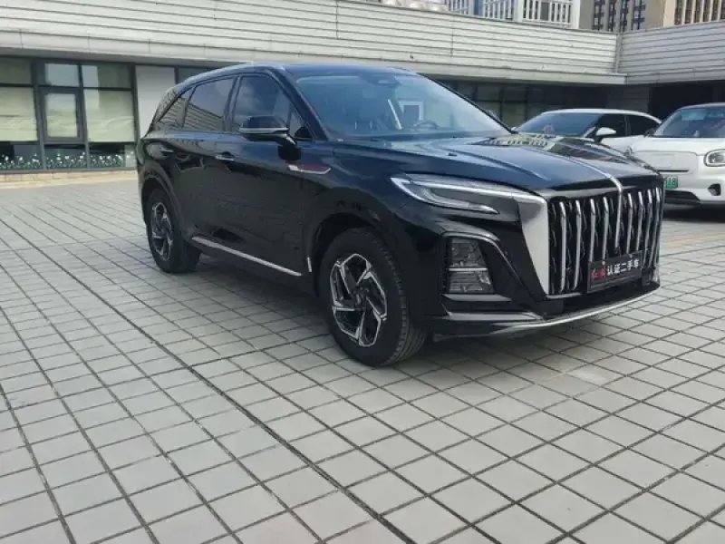 2023 Hongqi HS3 с пробегом 11 000 км