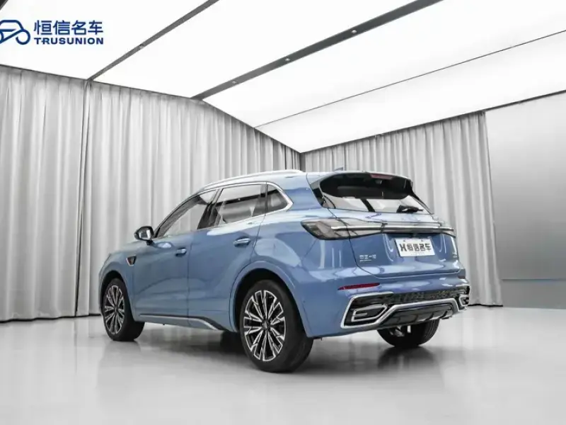 2023 Hongqi HS5 с пробегом 14 700 км