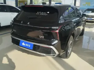 2024 Hongqi HS3 с пробегом 45 000 км