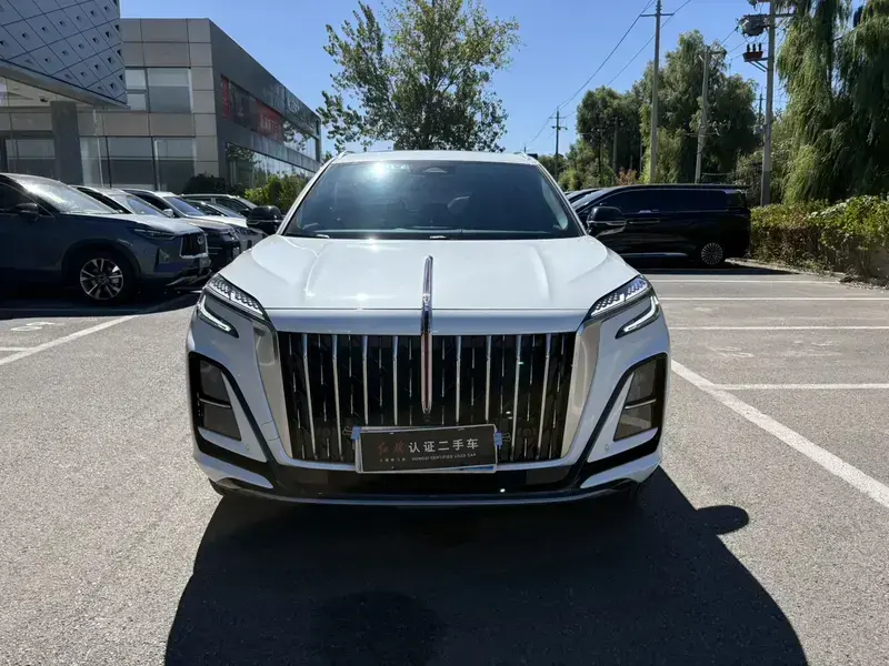 2024 Hongqi HS3 с пробегом 36 000 км