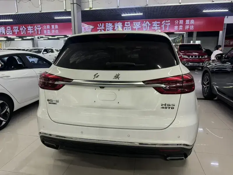 2019 Hongqi HS5 с пробегом 70 000 км