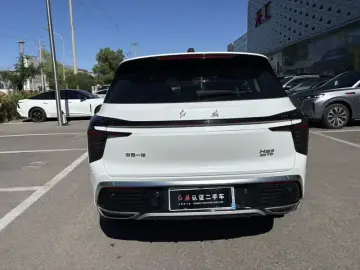 2024 Hongqi HS3 с пробегом 36 000 км