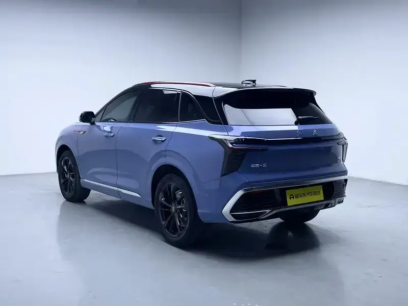 2023 Hongqi HS3 с пробегом 26 400 км
