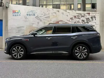 2023 Hongqi HS7 с пробегом 21 000 км