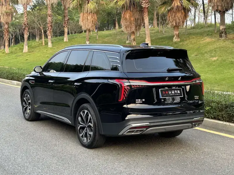 2023 Hongqi HS7 с пробегом 24 000 км