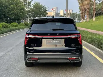 2023 Hongqi HS7 с пробегом 24 000 км
