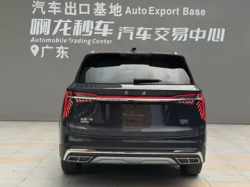 2023 Hongqi HS7 с пробегом 11 000 км