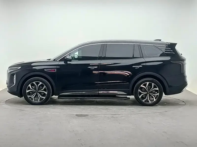 2023 Hongqi HS7 с пробегом 26 900 км
