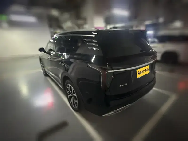2023 Hongqi HS7 с пробегом 36 500 км