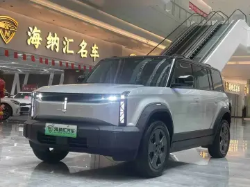 iCar 03