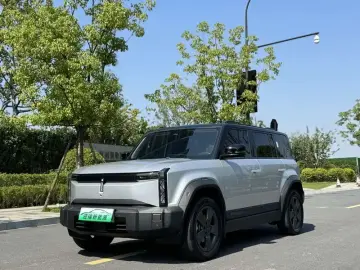 iCar 03