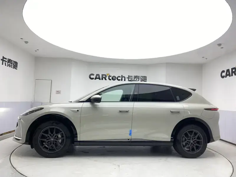 2024 IM Motors (Zhiji) LS7 с пробегом 100 км