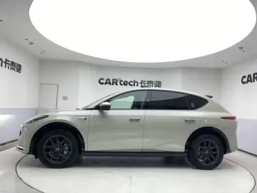 2024 IM Motors (Zhiji) LS7 с пробегом 100 км