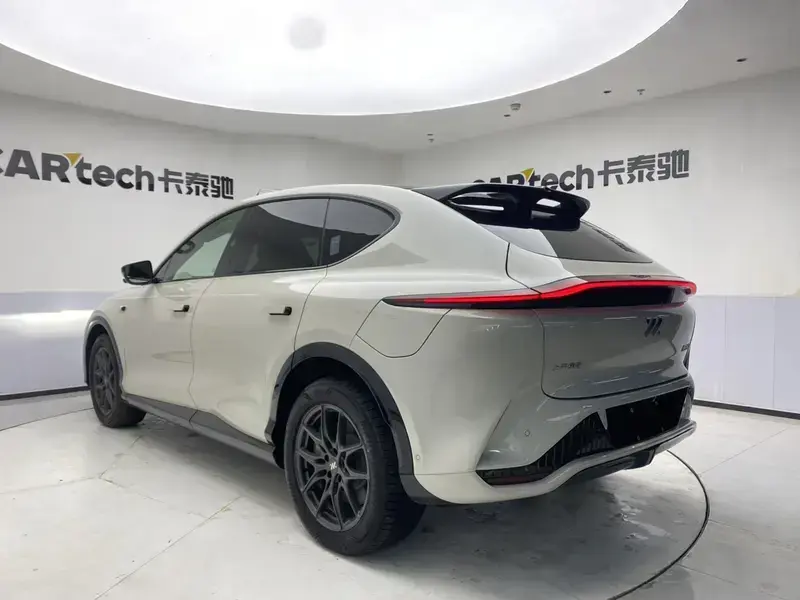 2024 IM Motors (Zhiji) LS7 с пробегом 100 км