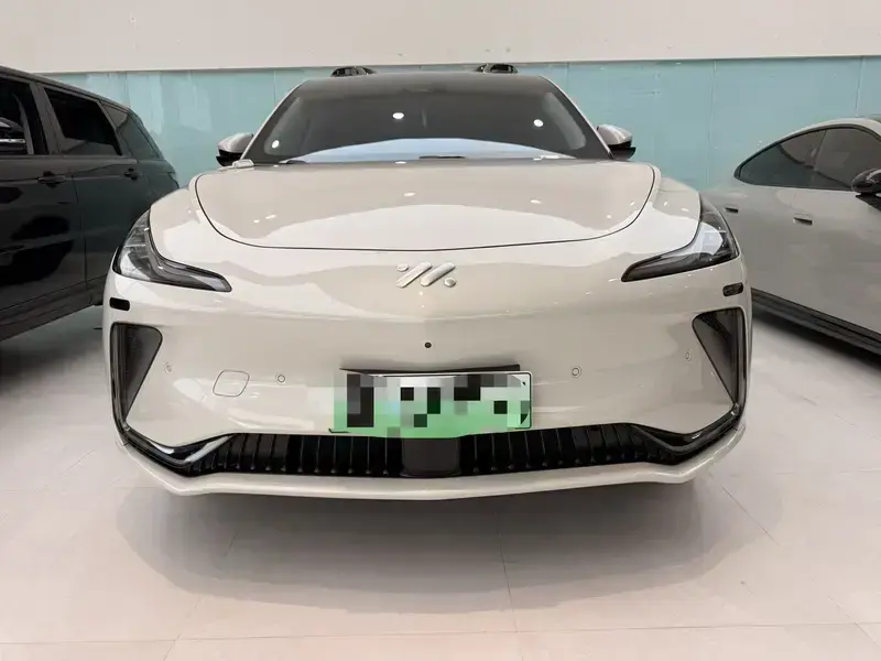 2024 IM Motors (Zhiji) LS7 с пробегом 22 000 км