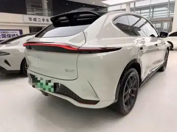 2024 IM Motors (Zhiji) LS7 с пробегом 22 000 км