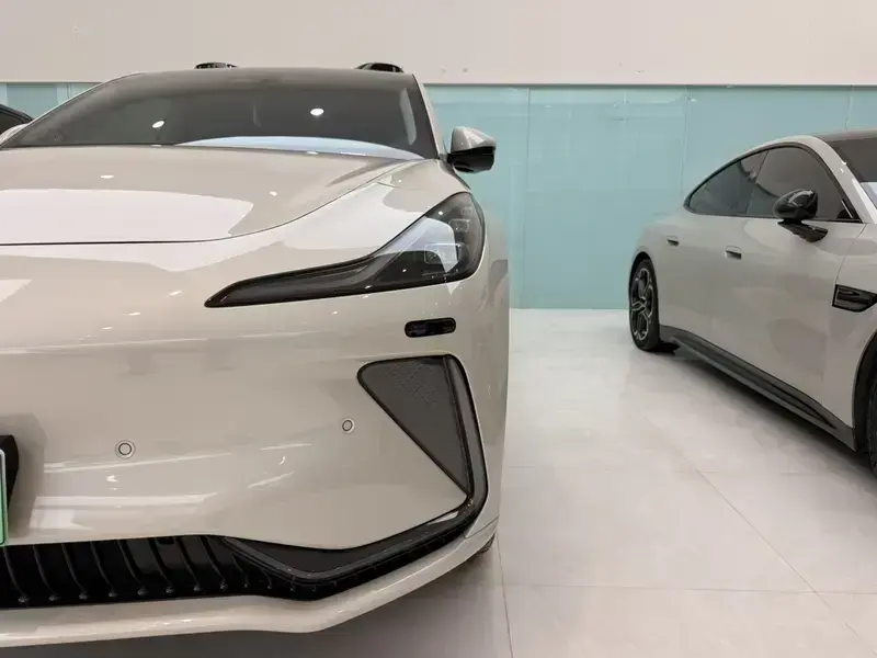 2024 IM Motors (Zhiji) LS7 с пробегом 22 000 км