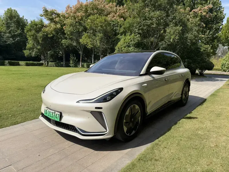 2023 IM Motors (Zhiji) LS7 с пробегом 38 000 км
