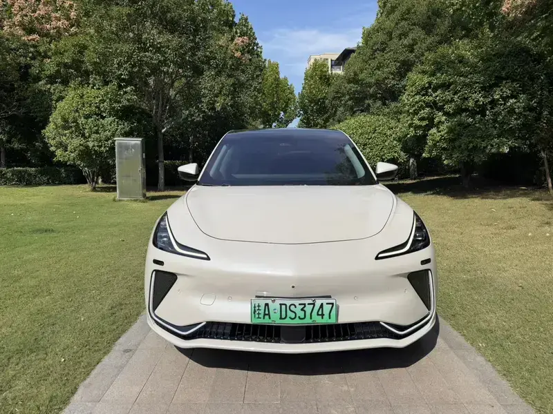 2023 IM Motors (Zhiji) LS7 с пробегом 38 000 км