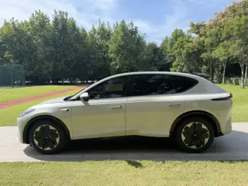 2023 IM Motors (Zhiji) LS7 с пробегом 38 000 км
