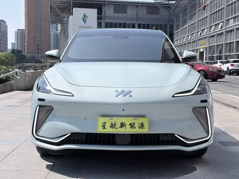 2023 IM Motors (Zhiji) LS7 с пробегом 26 000 км