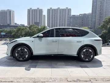 2023 IM Motors (Zhiji) LS7 с пробегом 26 000 км