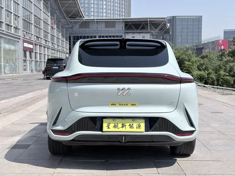2023 IM Motors (Zhiji) LS7 с пробегом 26 000 км