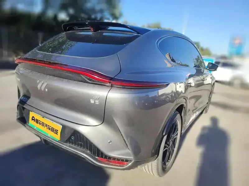 2023 IM Motors (Zhiji) LS7 с пробегом 44 000 км