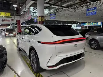 2023 IM Motors (Zhiji) LS7 с пробегом 15 000 км