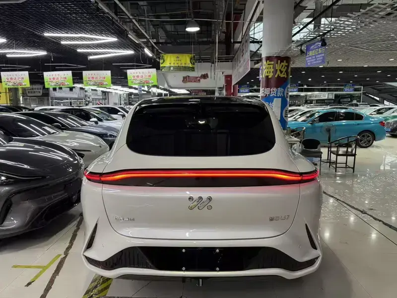 2023 IM Motors (Zhiji) LS7 с пробегом 15 000 км