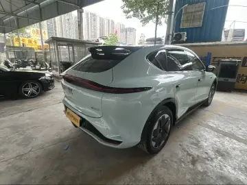 2023 IM Motors (Zhiji) LS7 с пробегом 93 200 км