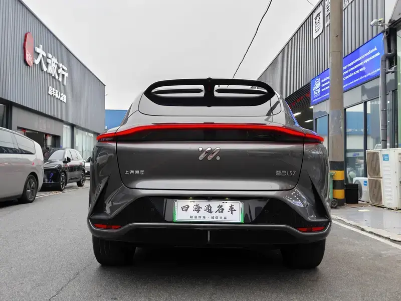 2023 IM Motors (Zhiji) LS7 с пробегом 28 000 км