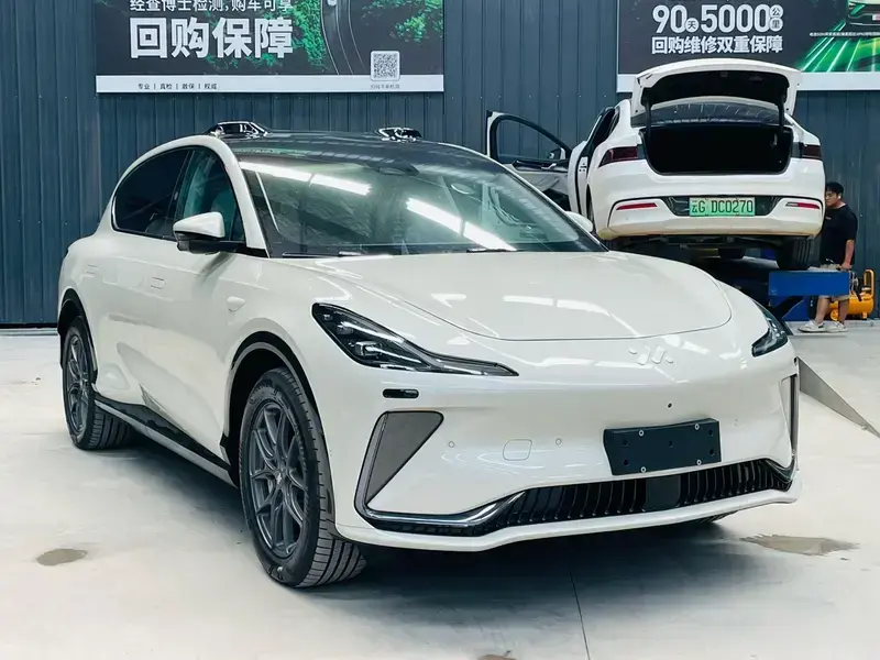2024 IM Motors (Zhiji) LS7 с пробегом 100 км