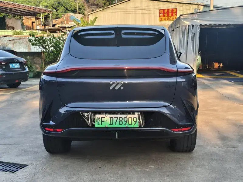 2023 IM Motors (Zhiji) LS7 с пробегом 145 000 км