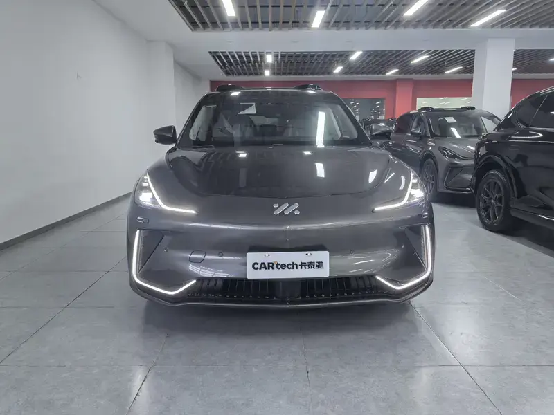 2023 IM Motors (Zhiji) LS7 с пробегом 100 км